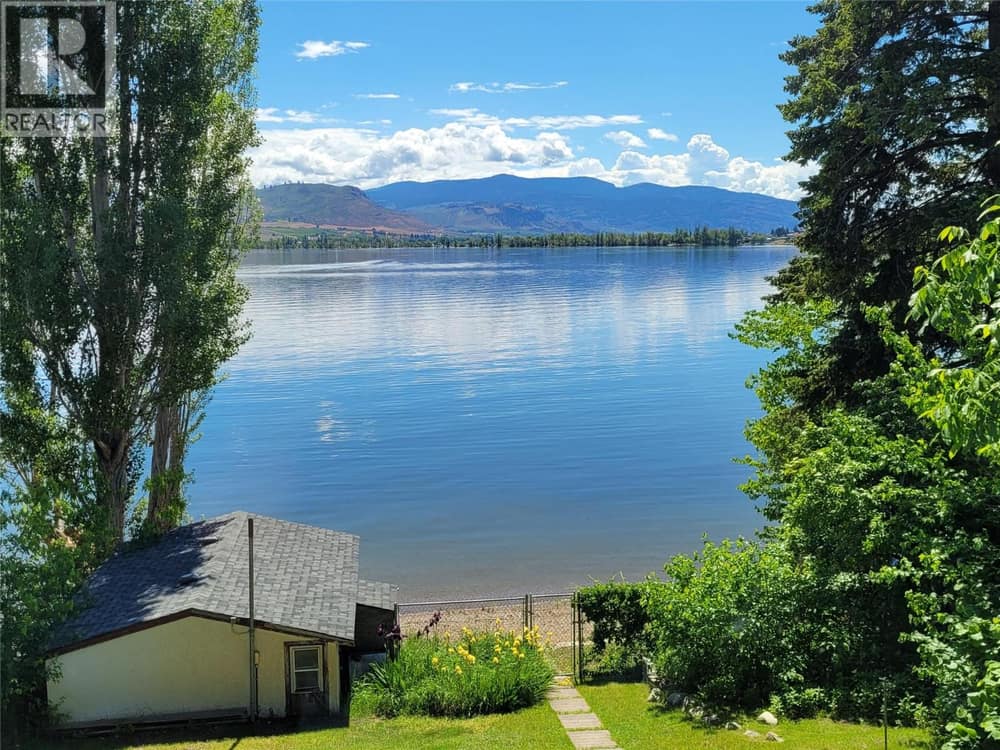 8503 Kingfisher Drive, Osoyoos