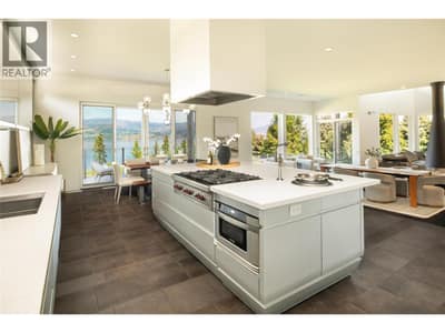 4840 LAKESHORE Road, Kelowna