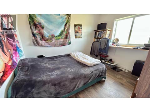Guest house bedroom at 15230 89th Street, Osoyoos Rural