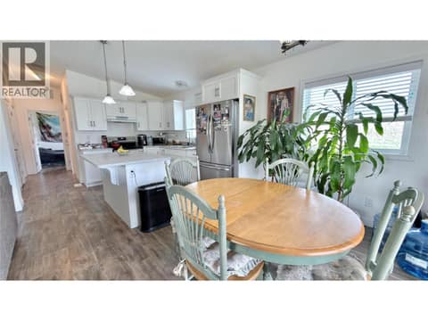 Kitchen and eating area in guest house at 15230 89th Street, Osoyoos Rural