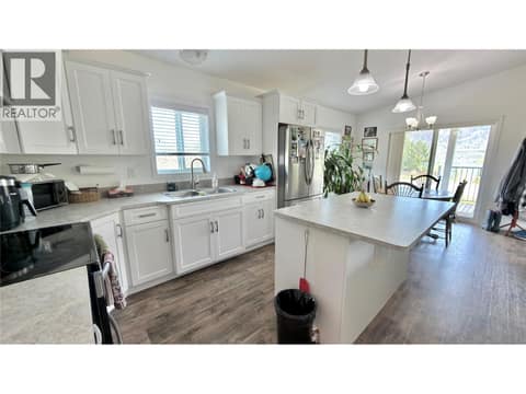 Open kitchen guest house at 15230 89th Street, Osoyoos Rural