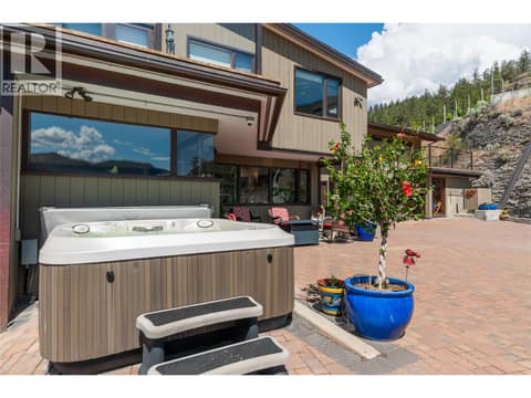 Hot Tub and Outdoor Shower at 264 EASTSIDE Road, Eastside/Lkshr Hi/Skaha Est, Okanagan Falls